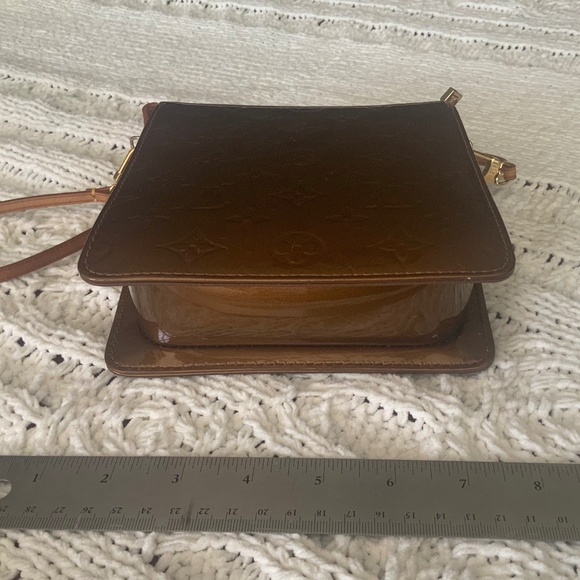 Genuine Louis Vuittion Small Vernis Purse - Picture 7 of 16